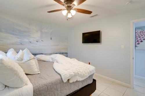 Cocoa Beach Vacation Rental Walk to Shops!