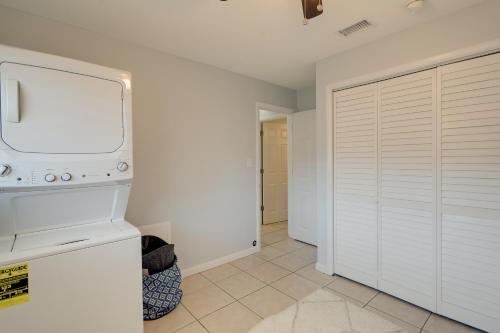 Cocoa Beach Vacation Rental Walk to Shops!