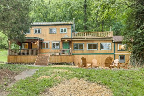 Riverfront Milford Getaway with Kayaks and Deck!