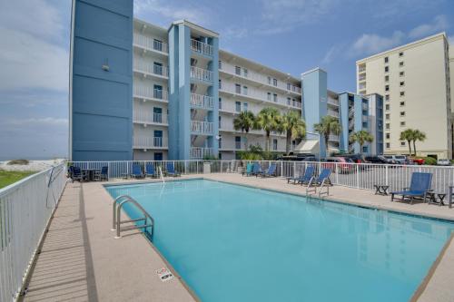 Beachfront Gulf Shores Condo with Community Pool!