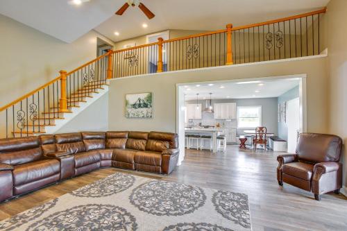 Charming Cadillac Retreat with Private Hot Tub! in Cadillac, USA