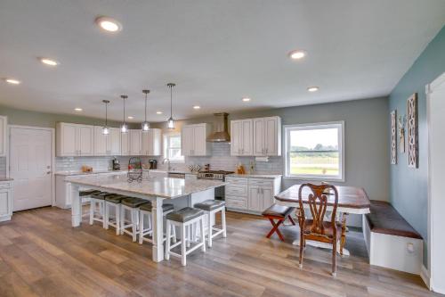 Charming Cadillac Retreat with Private Hot Tub! in Cadillac, USA
