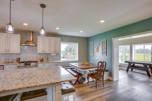 Charming Cadillac Retreat with Private Hot Tub! in Cadillac, USA