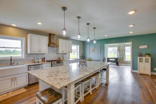 Charming Cadillac Retreat with Private Hot Tub! in Cadillac, USA