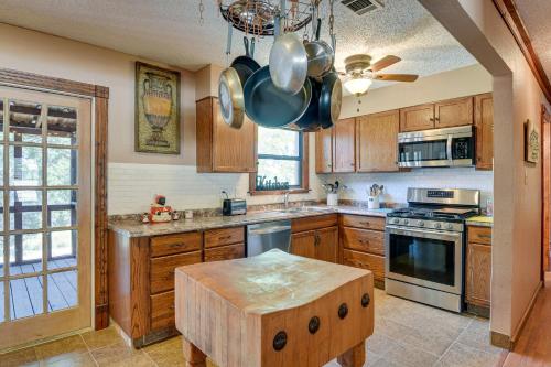 Pet-Friendly Texas Home with Screened-In Deck in Whitney, USA