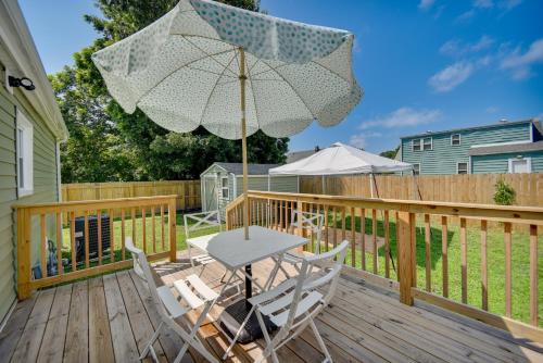 Charming Hampton Home with Fireplace, Deck and Grill! in Hampton, USA