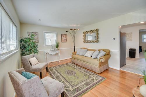 Charming Hampton Home with Fireplace, Deck and Grill! in Hampton, USA