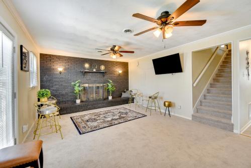 Charming Hampton Home with Fireplace, Deck and Grill! in Hampton, USA