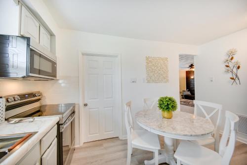 Charming Hampton Home with Fireplace, Deck and Grill! in Hampton, USA
