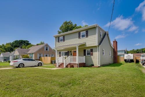 Charming Hampton Home with Fireplace, Deck and Grill!