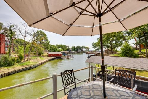 Tranquil Home on Cedar Creek Fish, Kayak and Unwind