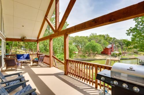 Tranquil Home on Cedar Creek Fish, Kayak and Unwind