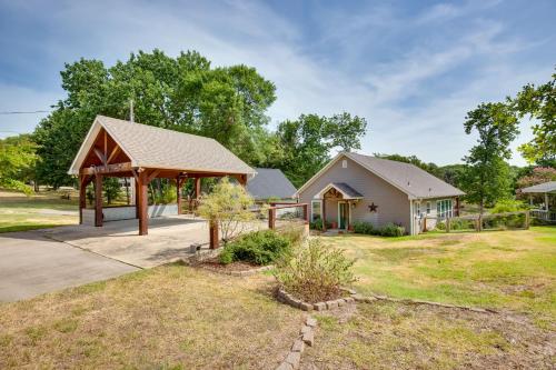 Tranquil Home on Cedar Creek Fish, Kayak and Unwind