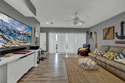Canyon Lake Luxury Pool Games & Stunning Views in Canyon Lake, USA