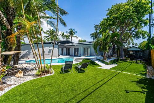 Heated Pool Tropical Backyard 3 Bedrooms, 12 min to the Ocean in North Miami Beach, USA