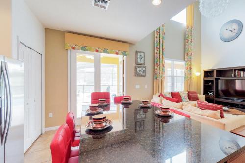 6 bedrooms pool home sleeps 14 Gated resort of Waterson in Davenport, USA