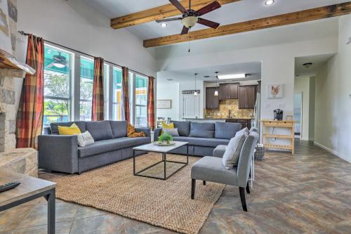 Gorgeous Luxury Home with Hot Tub Just 3 Miles to Dtwn! in San Marcos, USA