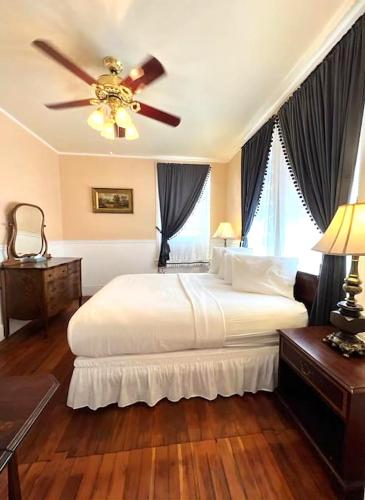 Copper Queen Hotel - image 11