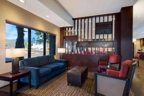 Lobby, Comfort Inn & Suites Las Vegas - Nellis in North Las Vegas