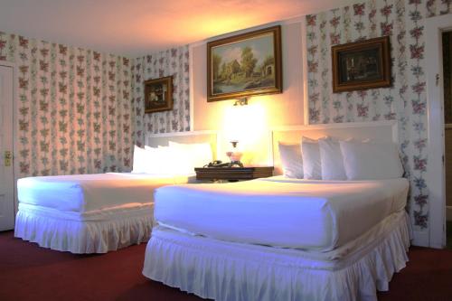 2 double beds