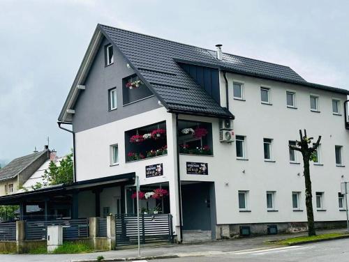 Viesnīcas āriene, Apartments with parking space Delnice, Gorski kotar - 21611 in Delnice