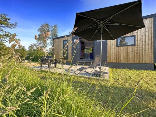 HOLIDAY VILLAGE "SEEBLICK" in Bavaria - tiny chalets with terrace right on the lake