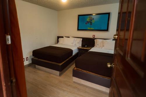 Double Room with Two Double Beds image 8
