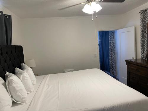 Americas Best Value Inn Royal Carriage