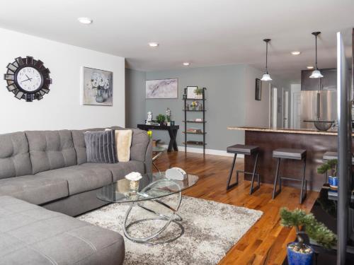 Stylish & family friendly 3 Bedroom - 8 mins to EWR