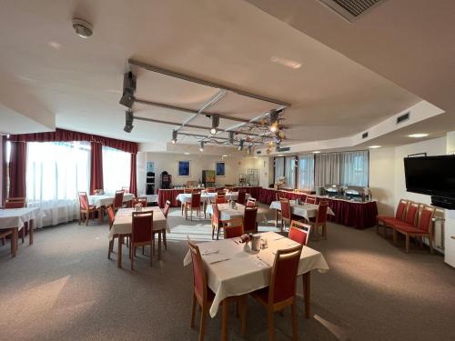 Restaurant, Hotel Estella Superior in Eger