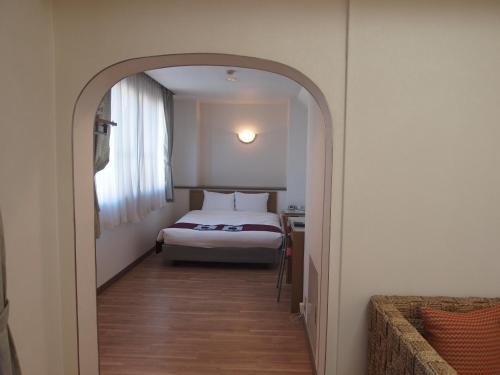 Double Room - Non Smoking image 1