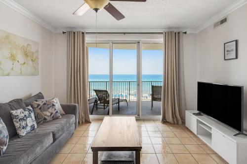 Fantastic Private Complex -Beachfront 2BD Ocean Villa! Gorgeous Amenities