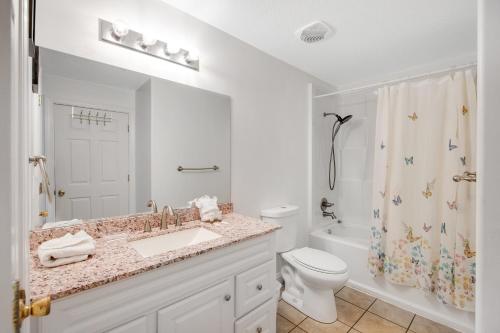 Fantastic Private Complex -Beachfront 2BD Ocean Villa! Gorgeous Amenities - image 12