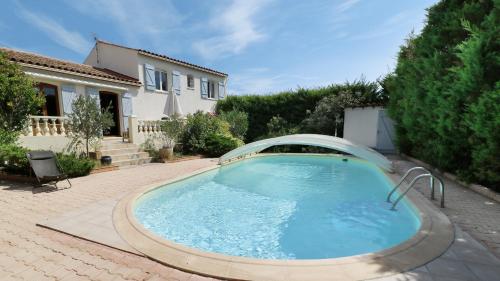 Maison avec piscine in Saint-Georges-d'Orques