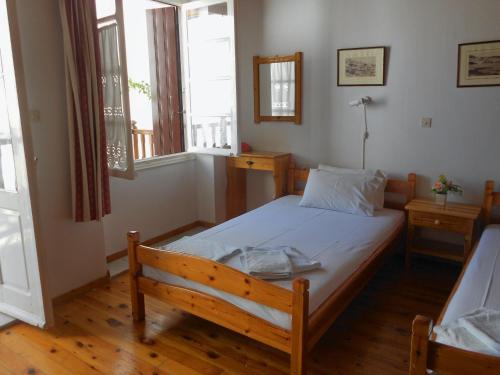 Double Room image 3