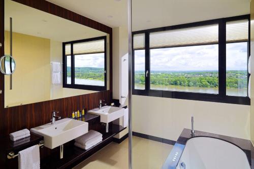 Bonn Marriott Hotel - image 6