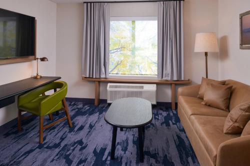 Fairfield Inn & Suites by Marriott Columbus Grove City - image 2