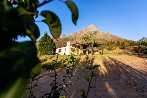 Exterior view of Geluk Cottage