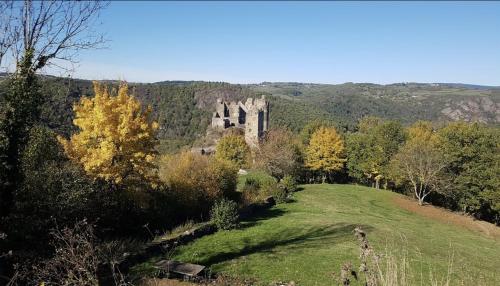 Maison vue superbe, 1-6 pers, Teilhet, Auvergne