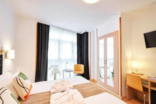 Hotel Don Manuel - image 11