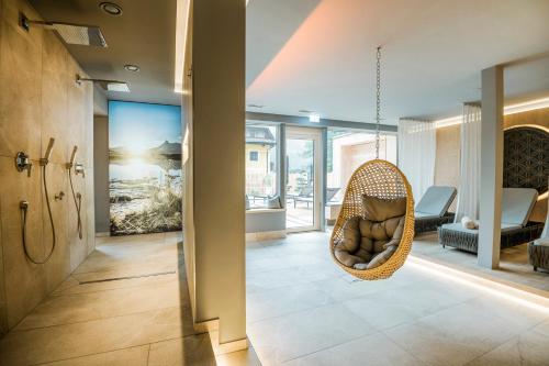 Gyógyfürdő, AlpinSpa zur Post - Bergbahn im Sommer 2025 inklusive in Bockstein