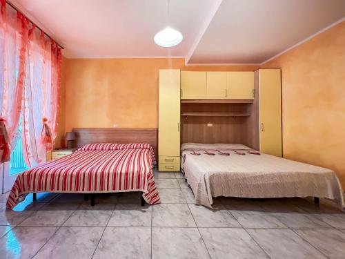One-Bedroom Apartment image 10