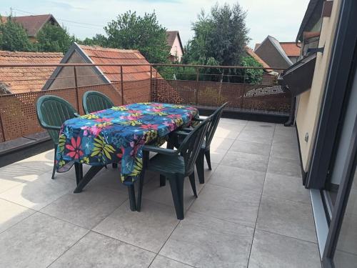 balkon/terras, Appartement in Schwenheim