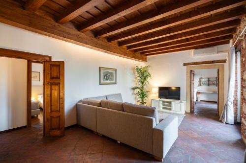 Three-Bedroom Apartment image 5