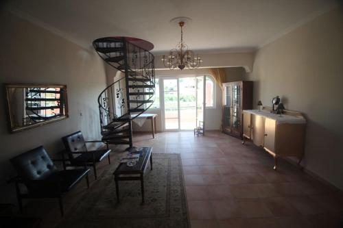 Private Villa AKOBARA, 2km from city center