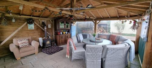 Iekārtas, Merrifield House Devon - Private Bathroom, Share Kitchen & Great Views in Churchstow