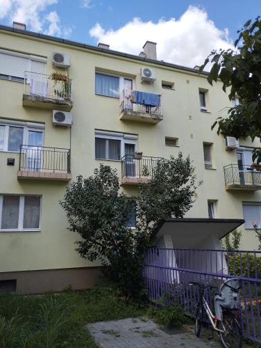 Dozsa Apartman Oroshaza in Oroshaza
