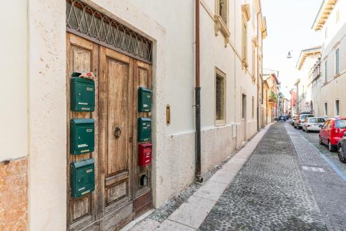 Three-Bedroom Apartment room in Residenza Merici - Domus Verona