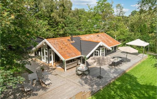  Amazing Home In Rønde With Sauna in Rønde