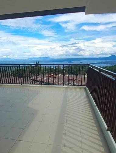 Tagaytay 5 star Lake view 11th flr +Xbox + Netflix